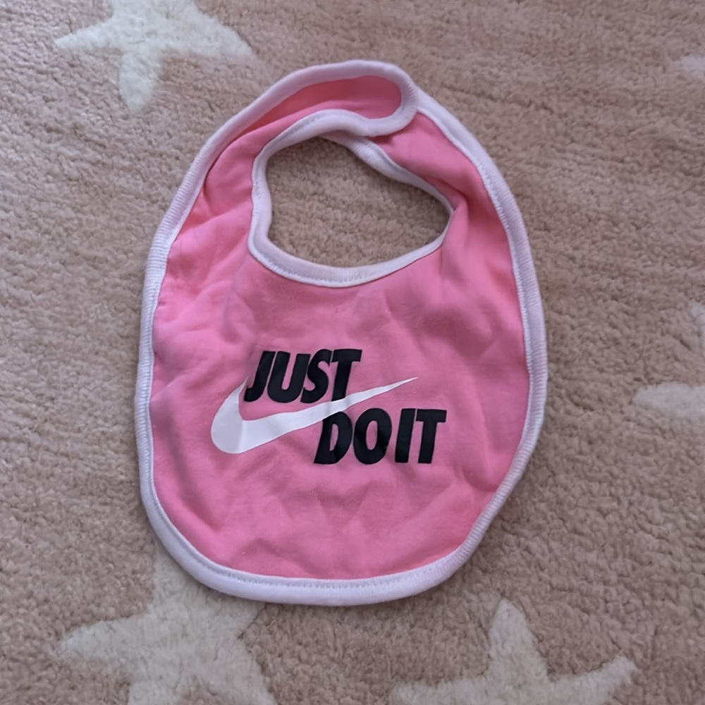 Pink Nike Bob - Picture 2 of 3